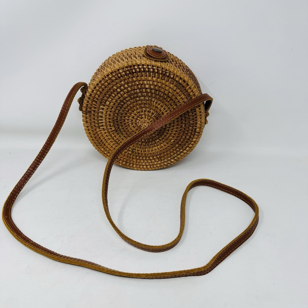 8" Round Woven Ratan Canteen Crossbody Bag Tropical Print Lined Snap Closure